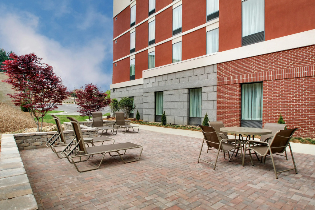 Hampton Inn & Suites Greenville Airport