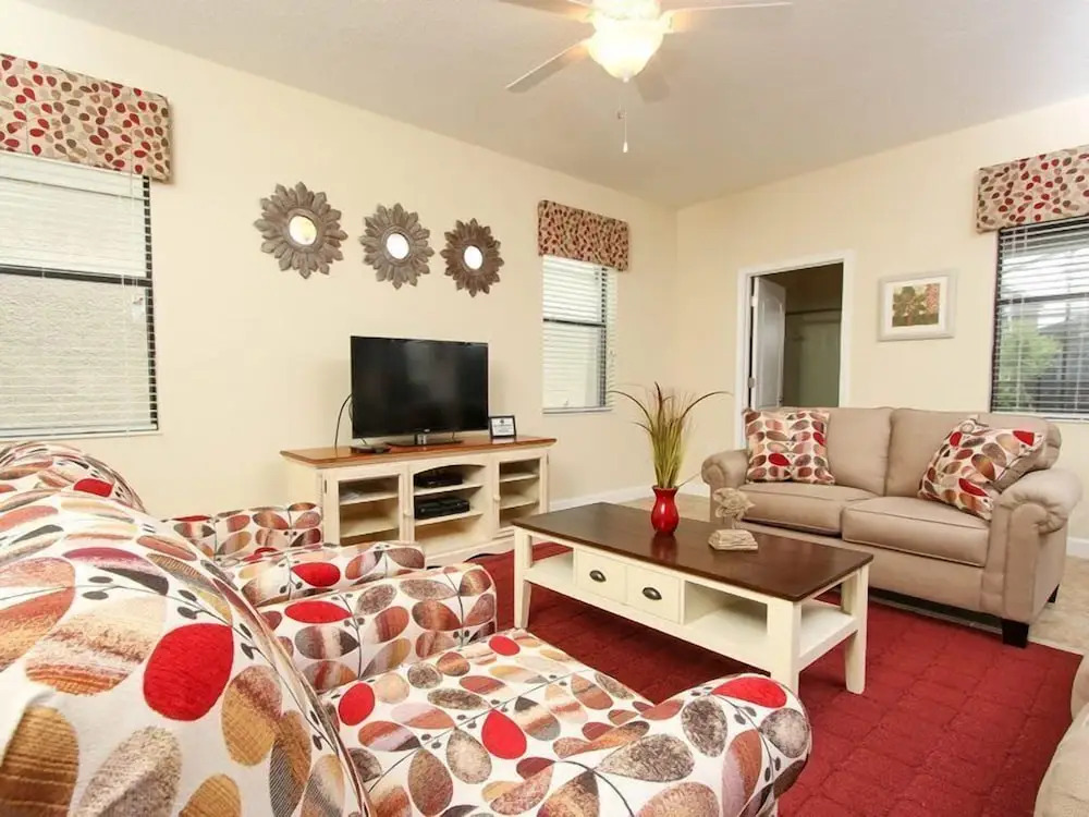 6 Bedroom Pool Home near Golf