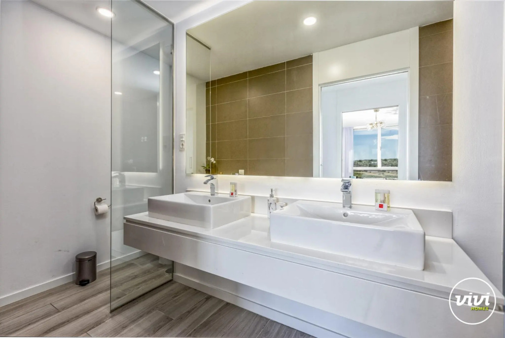 Lima in Estepona with 3 bedrooms and 2 bathrooms