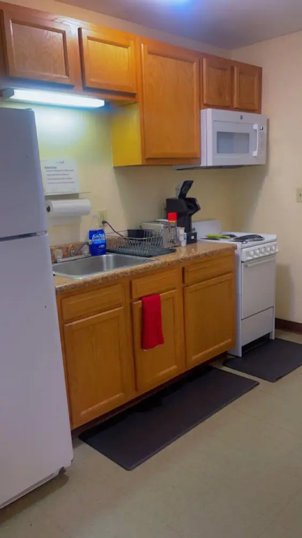 2 Bedroom Downtown Apt Friends Families Ideal