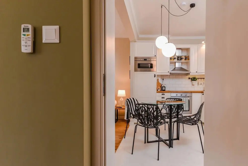 FM Luxury 2-BDR Apartment - Ccoellie