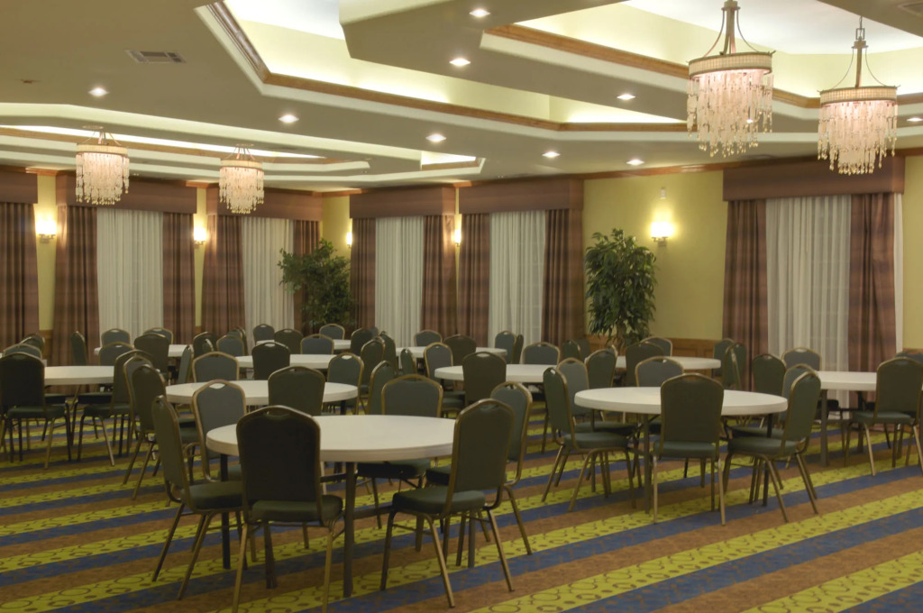 Holiday Inn Express & Suites Galveston West-Seawall by IHG
