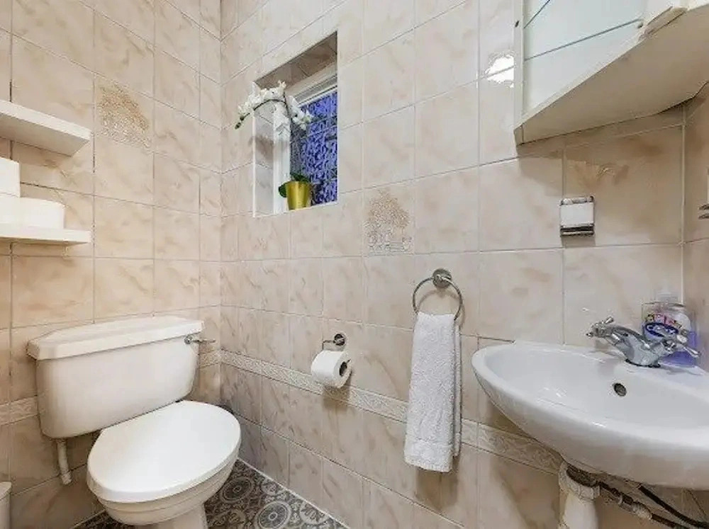 Spacious Home With Private Parking