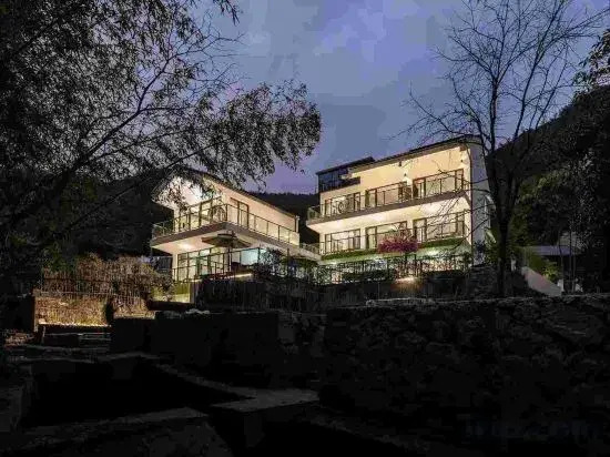 Yunfeng Zhuyuan Hostel