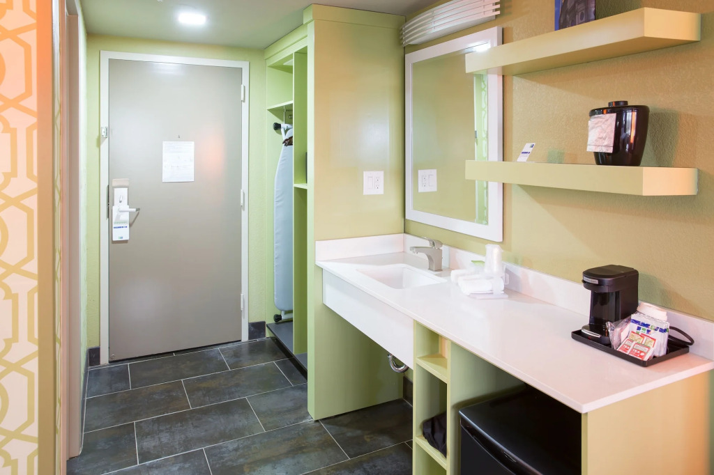 Holiday Inn Express Atlanta Galleria-Ballpark Area by IHG