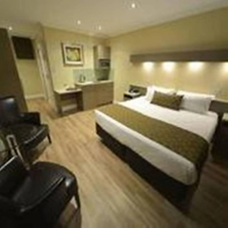 Bentley Motel
