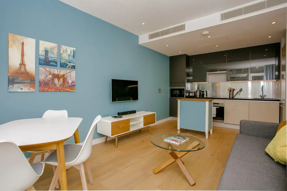 2 Bedroom Canal-side Flat