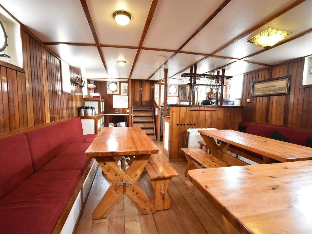 Lovely Boat in Rotterdam With Private Terrace