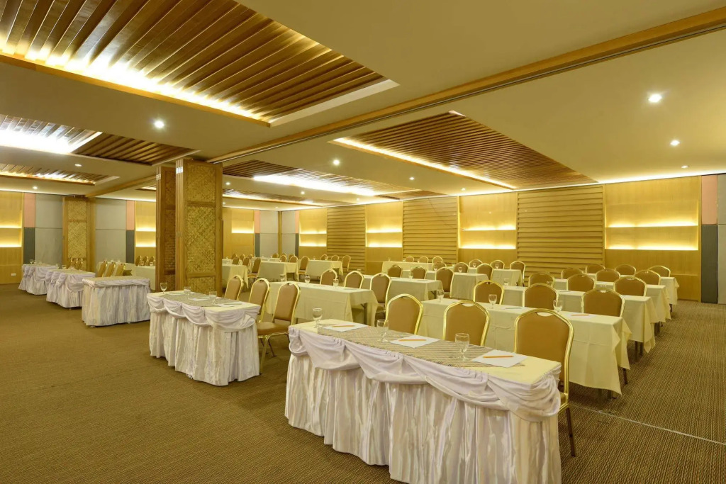 Royal Phala Cliff Beach Resort