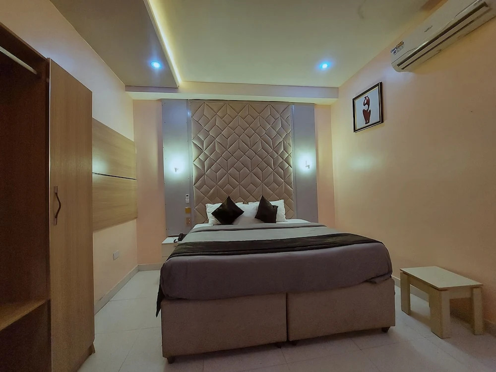 Olympus Hotel & Suites