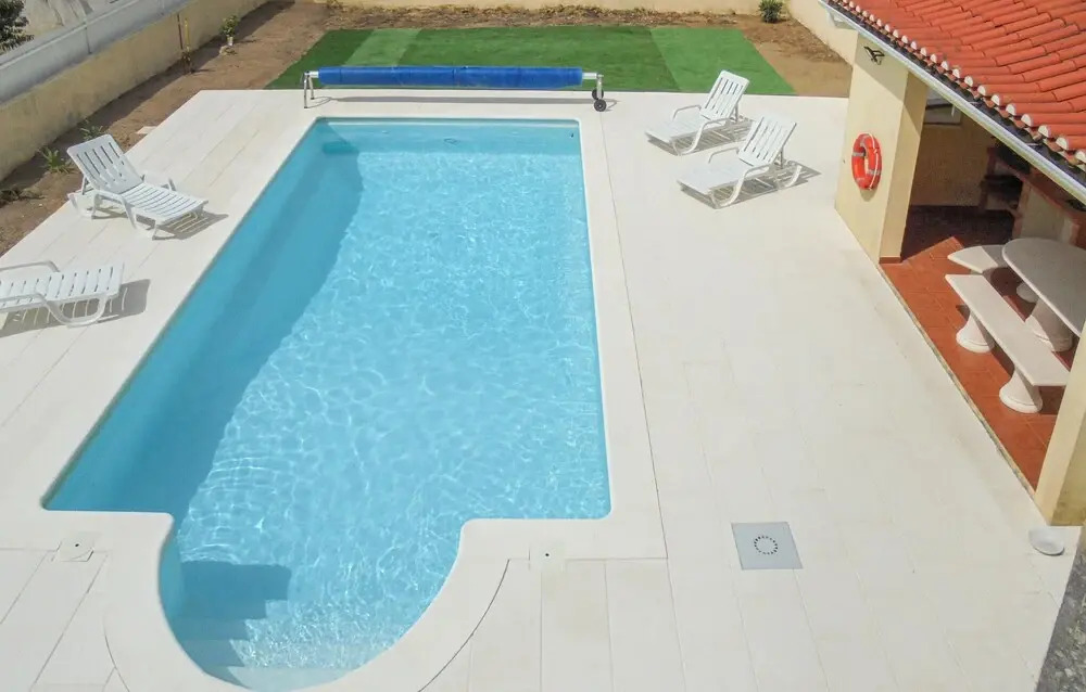 Stunning home in Ventosa do Mar w/ WiFi, 4 Bedrooms and Outdoor swimming pool
