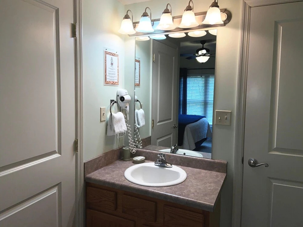 Cedar Lodge 102