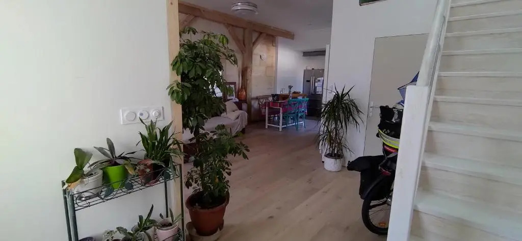 belle chambre sur terrasse à 3 min de la gare
