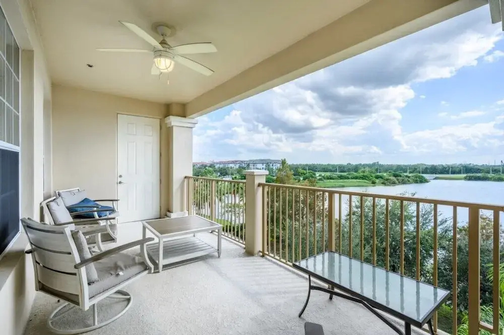 Epic Universe New Listing! Lakeview Condo, Vista Cay - 1017