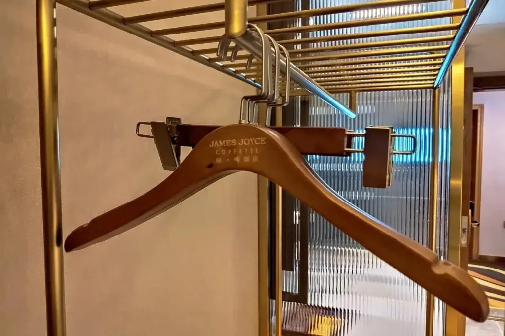 James Joyce Coffetel (Shitang Road store, laohushi bathing beach, Beidaihe, Qinhuangdao)
