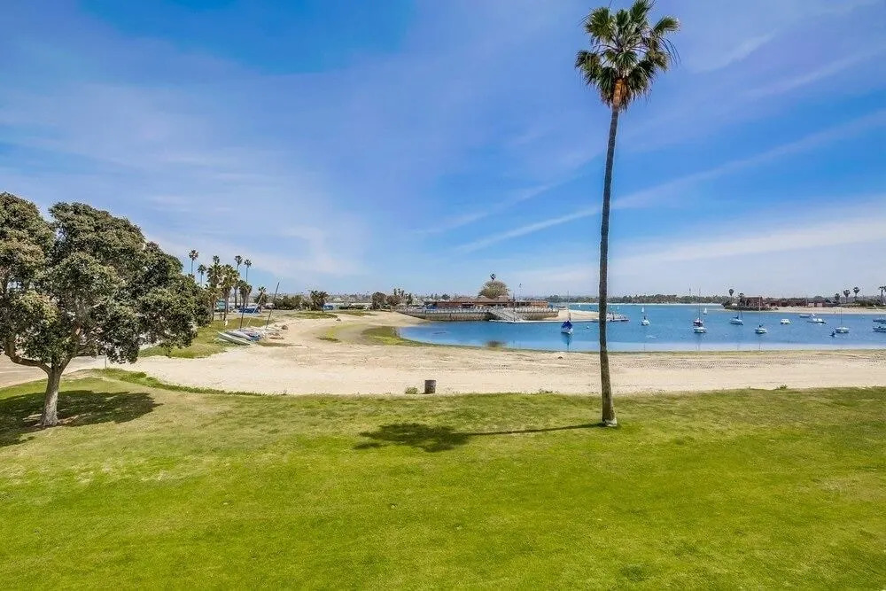 Bay Style 3 - 4 Br Home