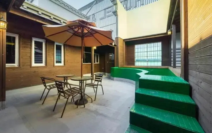 Almond Hotel Gupo Station