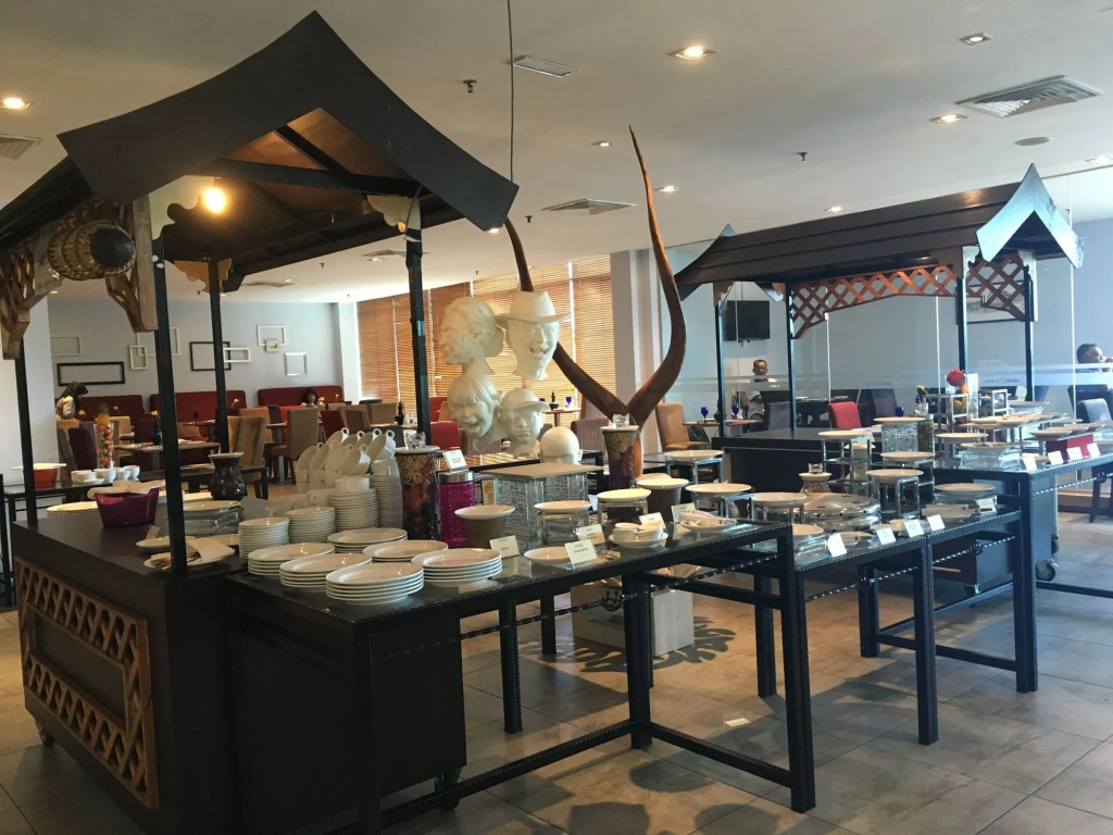 Hotel Casuarina Meru