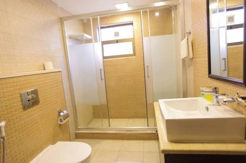 Lancaster hotel apartments