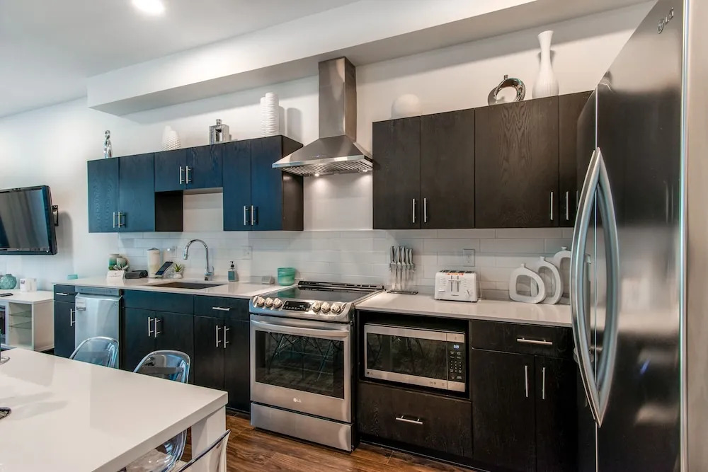 Illume Ultramodern Community Poolside Patio 1 Bedroom Condo