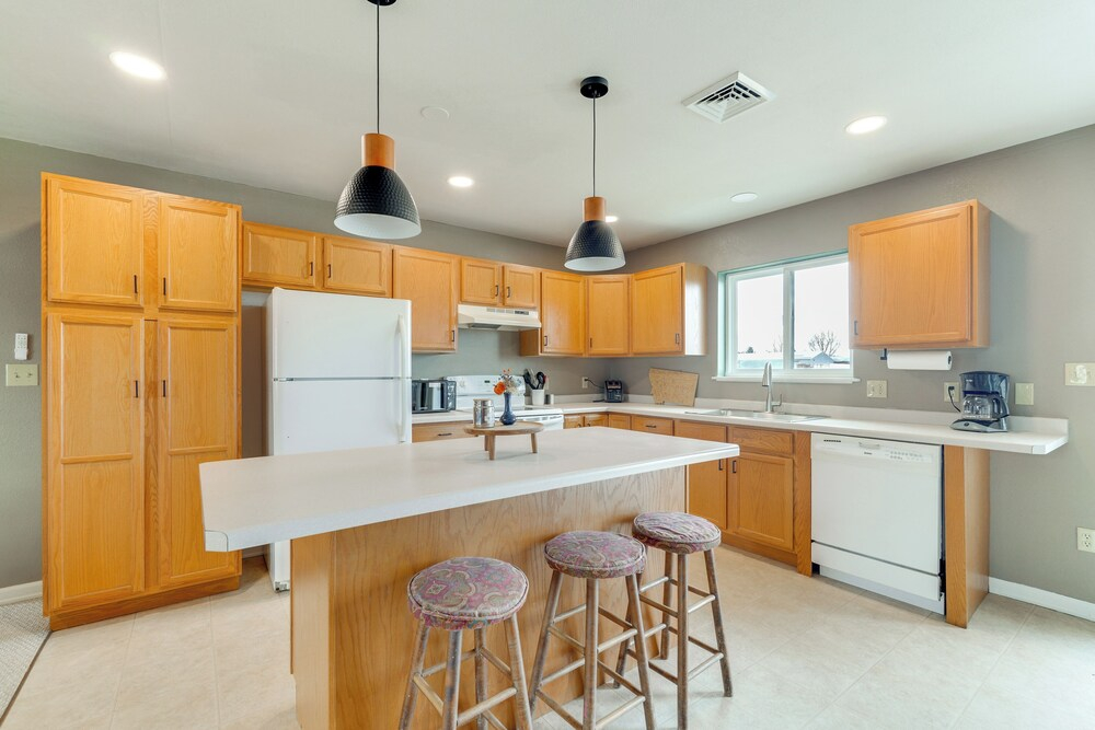 Hike, Fish & Golf! Pet-friendly Home in Choteau