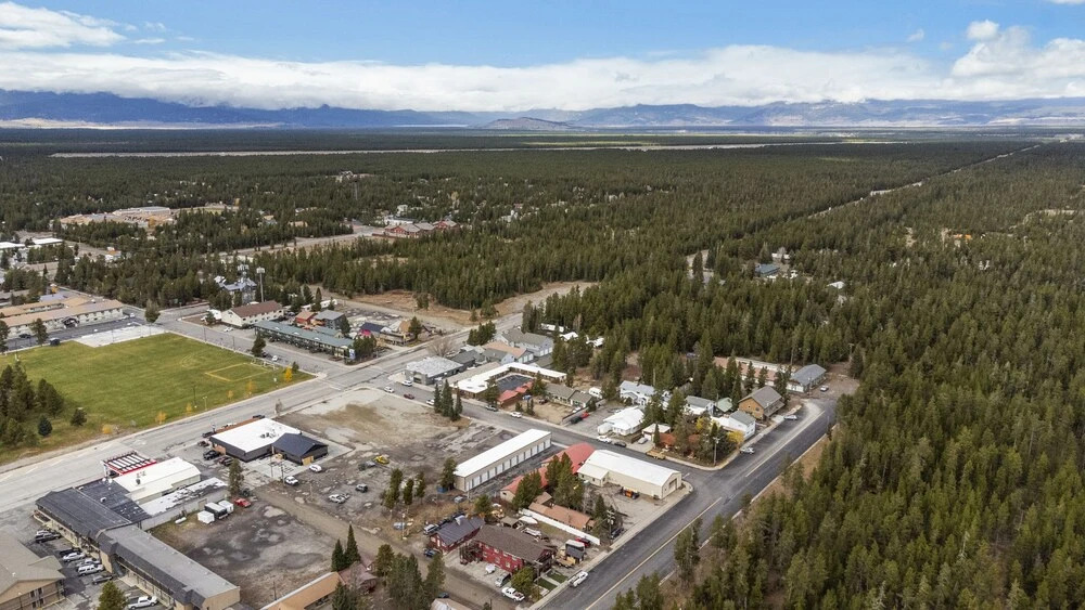 The Yellowstone Hideaway Unit B