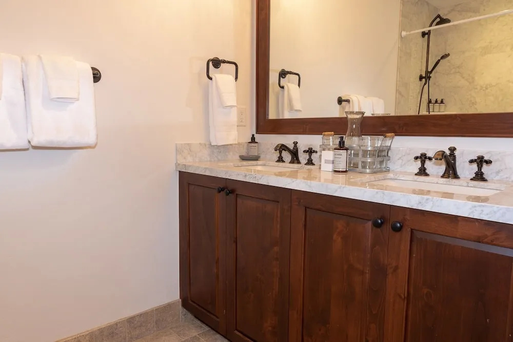 Spacious Multi-level 4bd Villa, The Perfect Mountain 4 Bedroom Villa