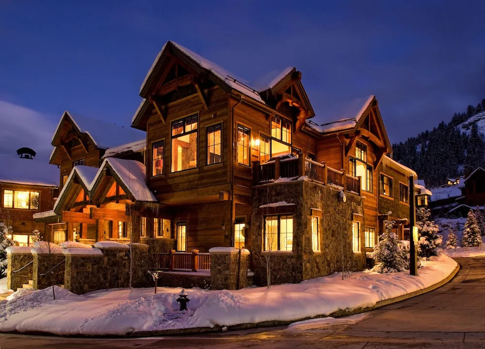 Cloud Nine - Four Bedroom Home