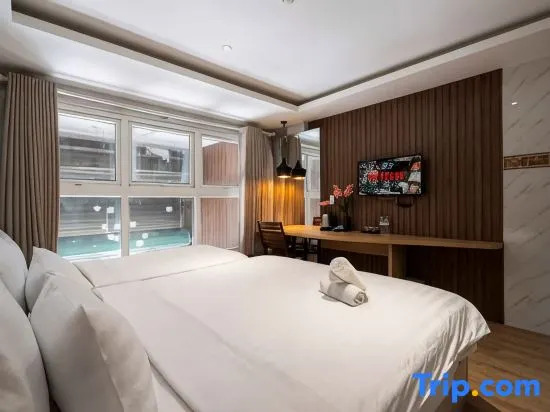 Lá Hotel Q10