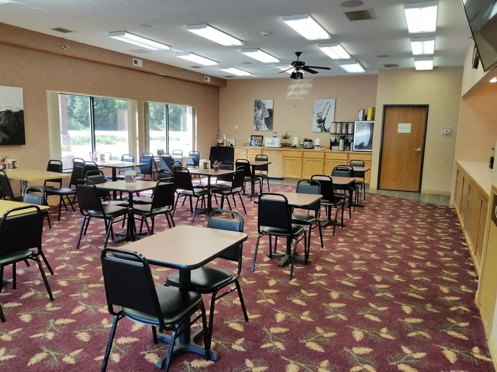 Rushmore Express & Suites