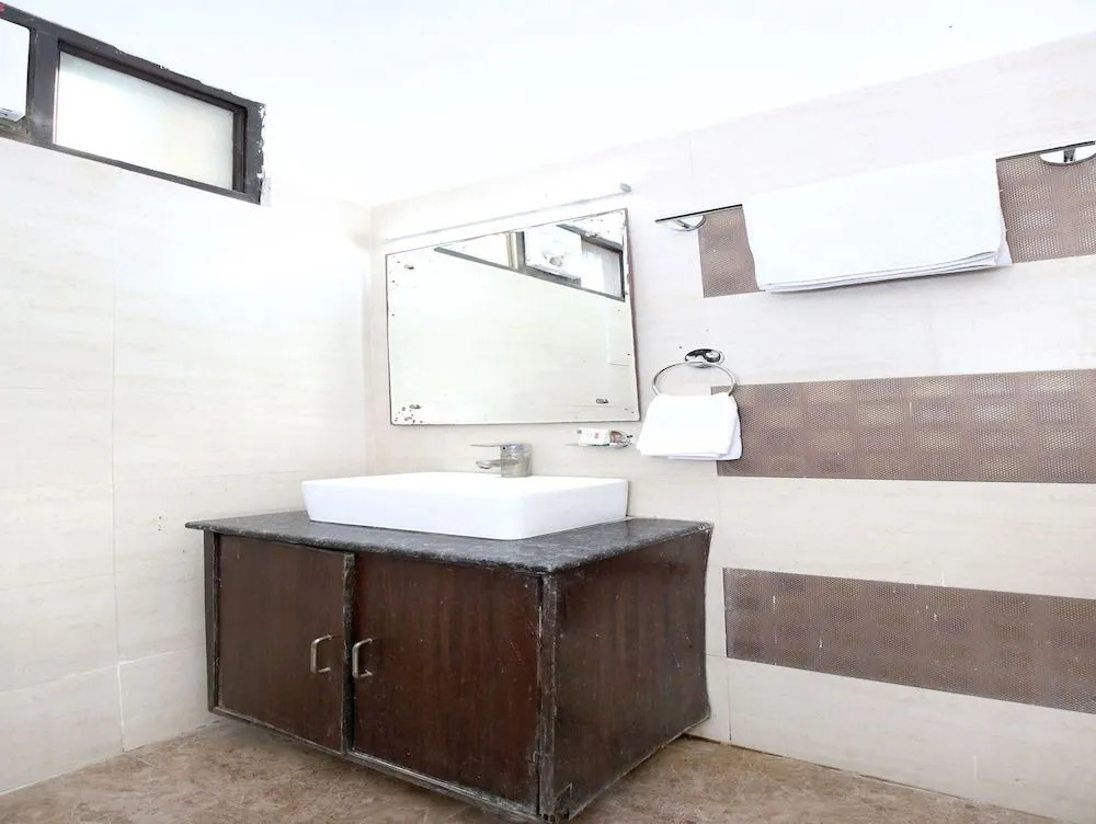 OYO 1355 Hotel Dream