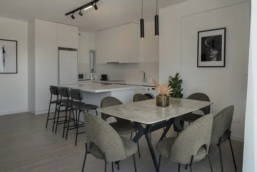 Phaedrus Living: Travertine Residences 102