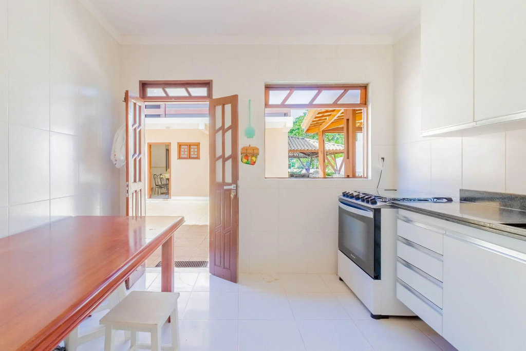 GB09 Ótima Casa 6 Quartos a 50m da Praia