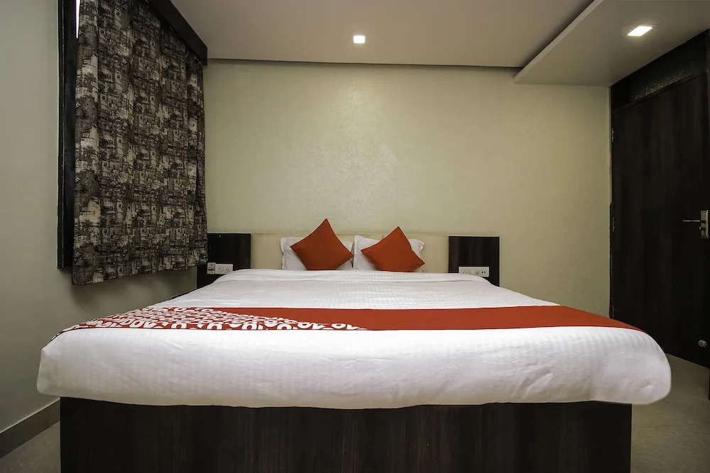 Hotel Galaxy Palace By OYO Rooms