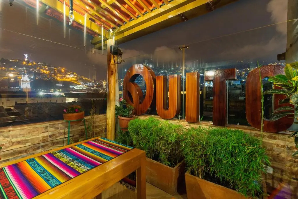 Friends Hotel & Rooftop - Historic Center & Museums