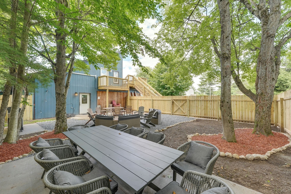 Spacious Old Forge Condo w/ Patio & Fire Pit!
