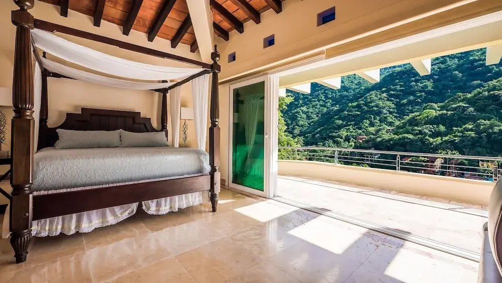Elegant Suite With Beach View