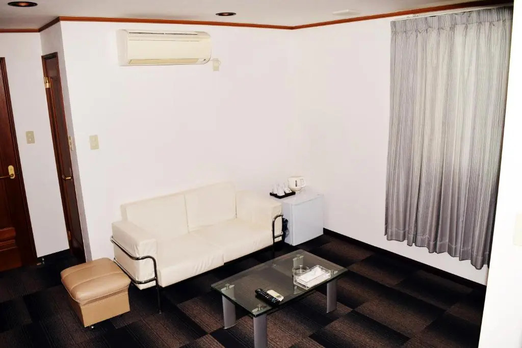 Sakura Hotel Oami