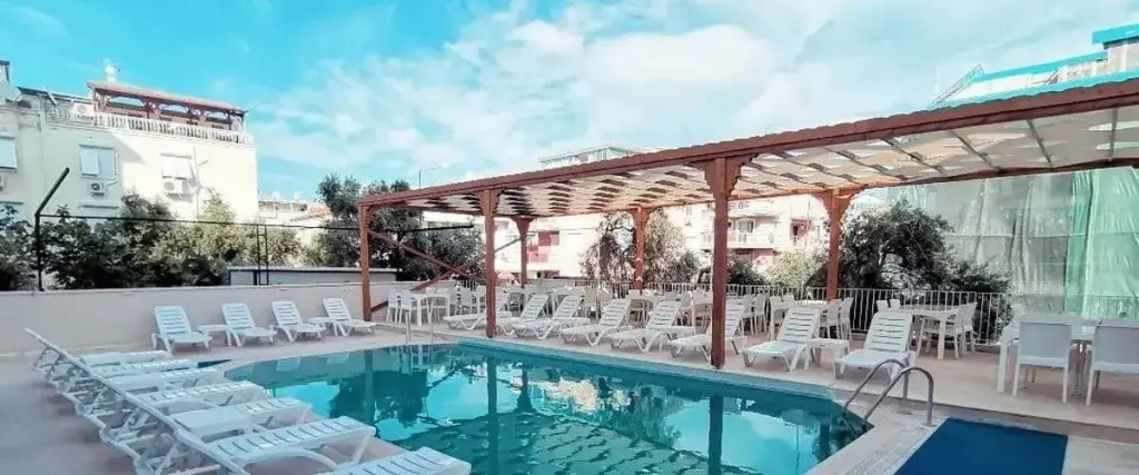 Nicer Hotel