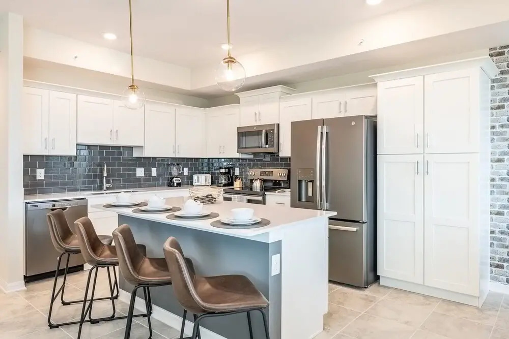 Lakeview Retreat Cozy 2BR Haven at Storey Lake, Kissimmee