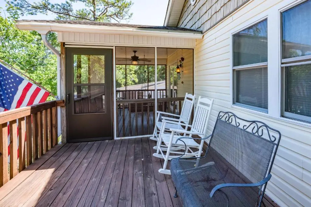 A Writer's Island Cottage by Oak Island Accommodations