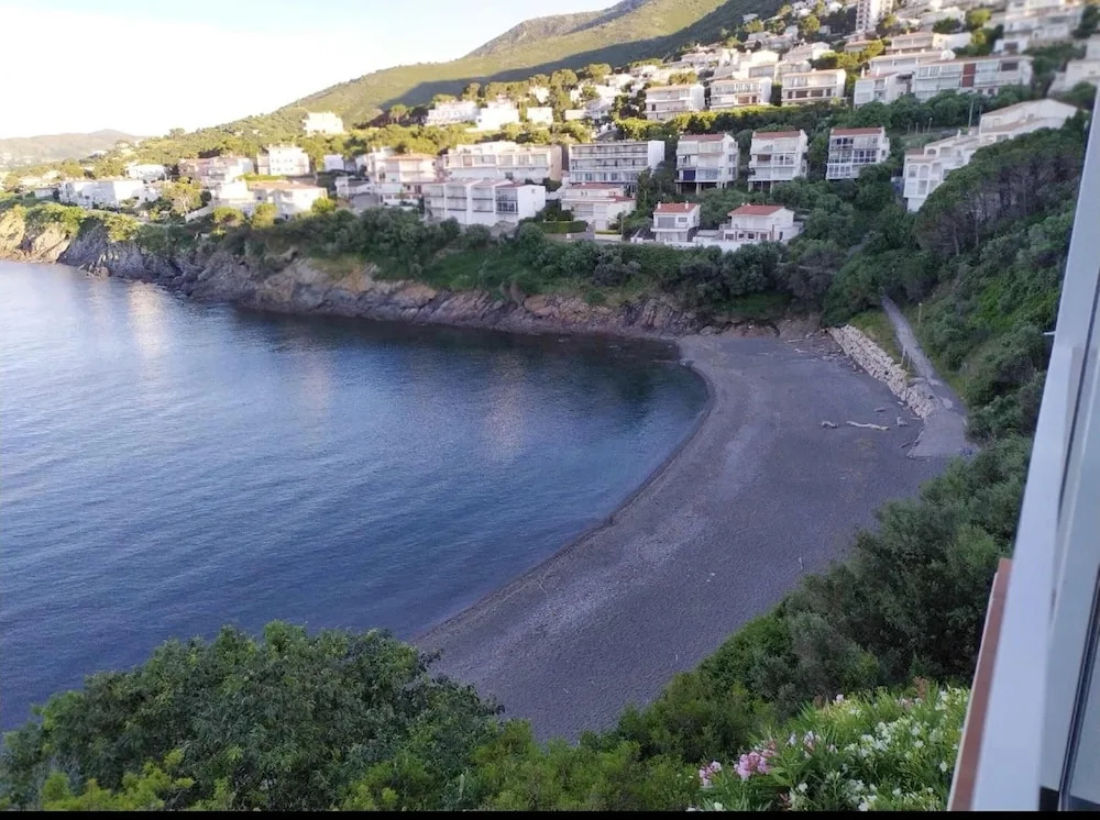 Apartment With 2 Bedrooms in Llançà, With Wonderful sea View and Furni
