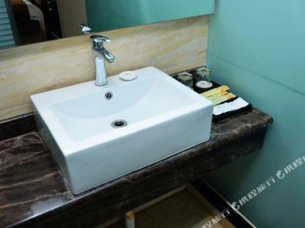 Xiangbin Holiday Hotel