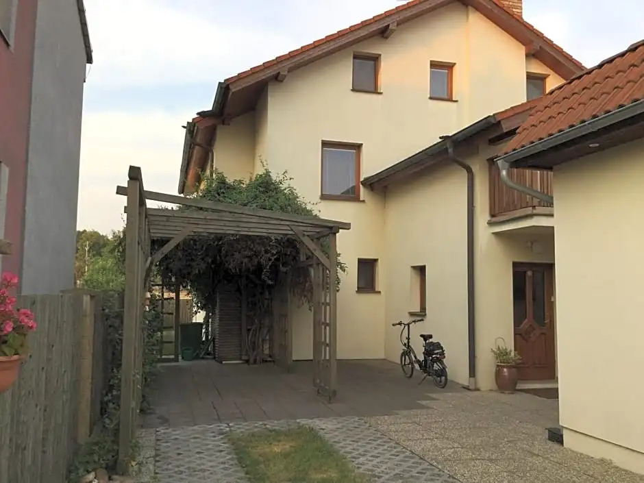 Pension 325
