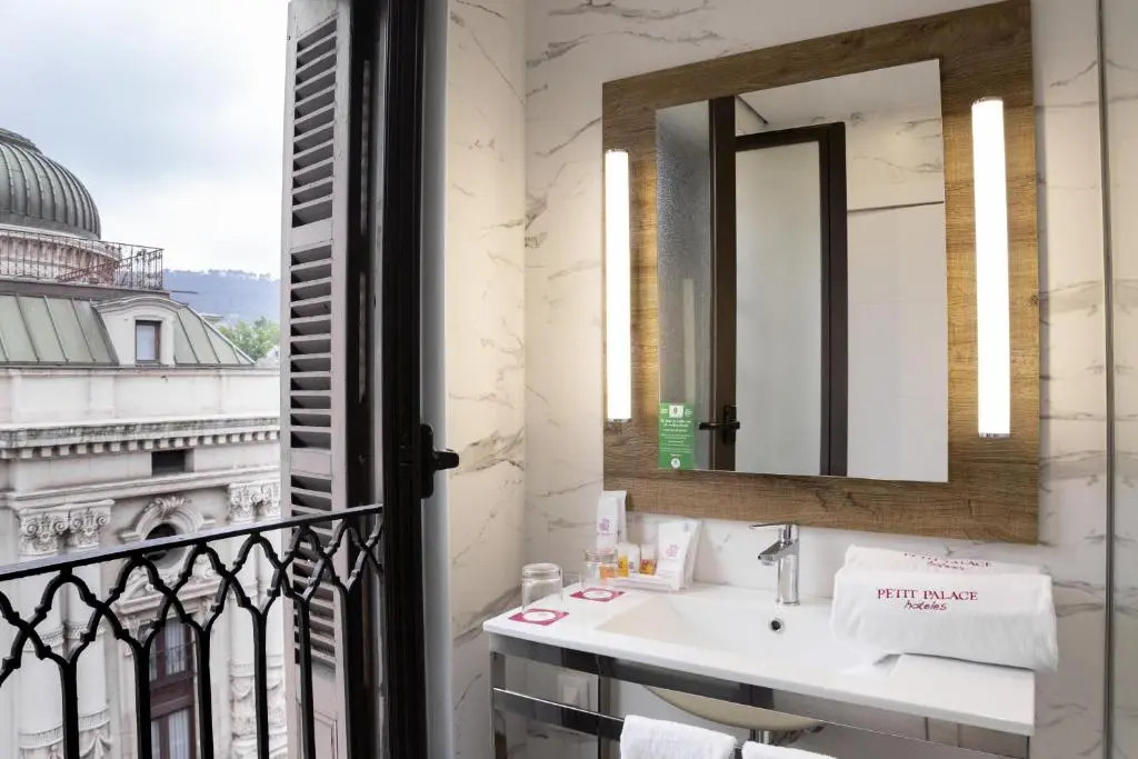 Petit Palace Arana Bilbao