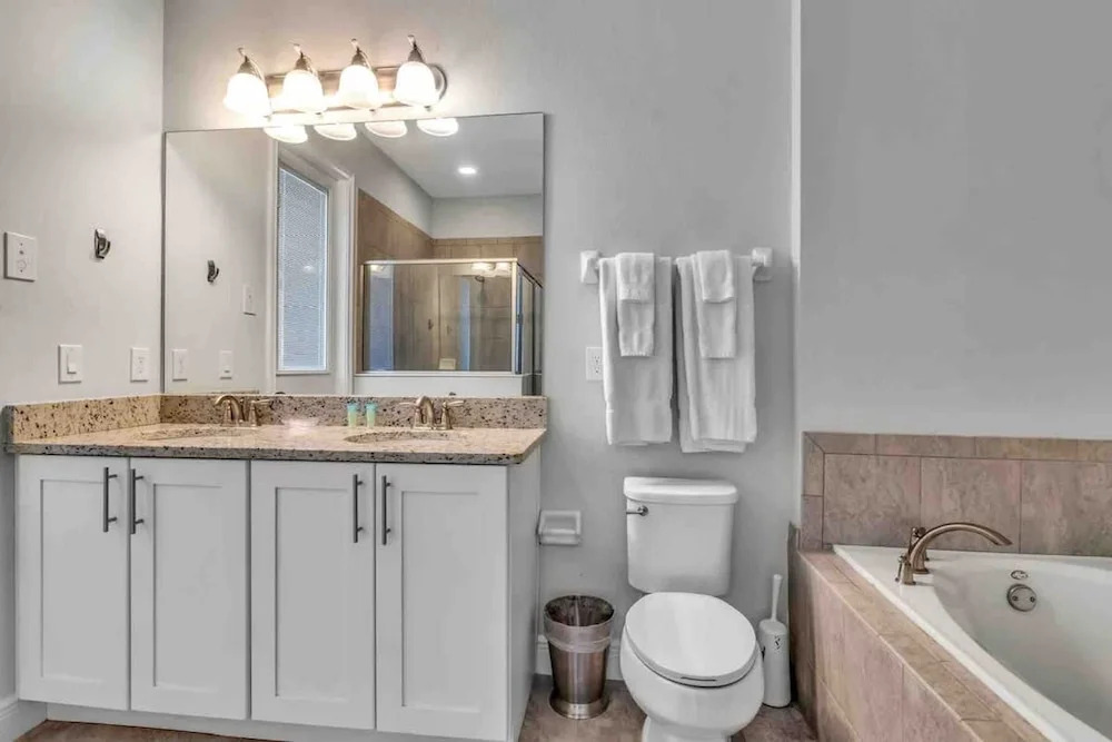Chic 8BR All Suites With Pool and Game Room