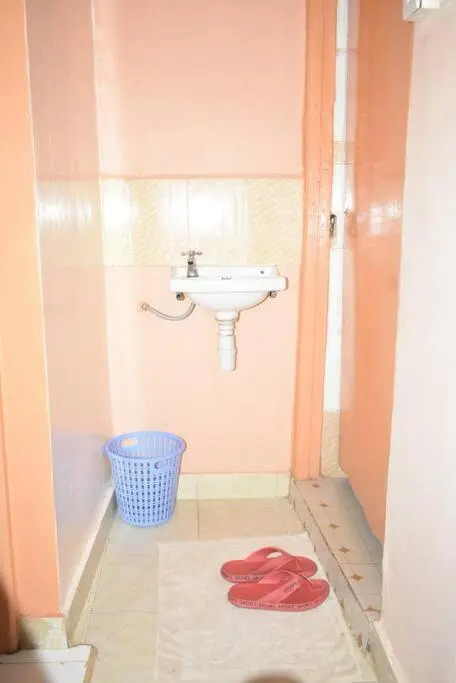 A peaceful and lovely 1 bedroom vacation Dina's little home