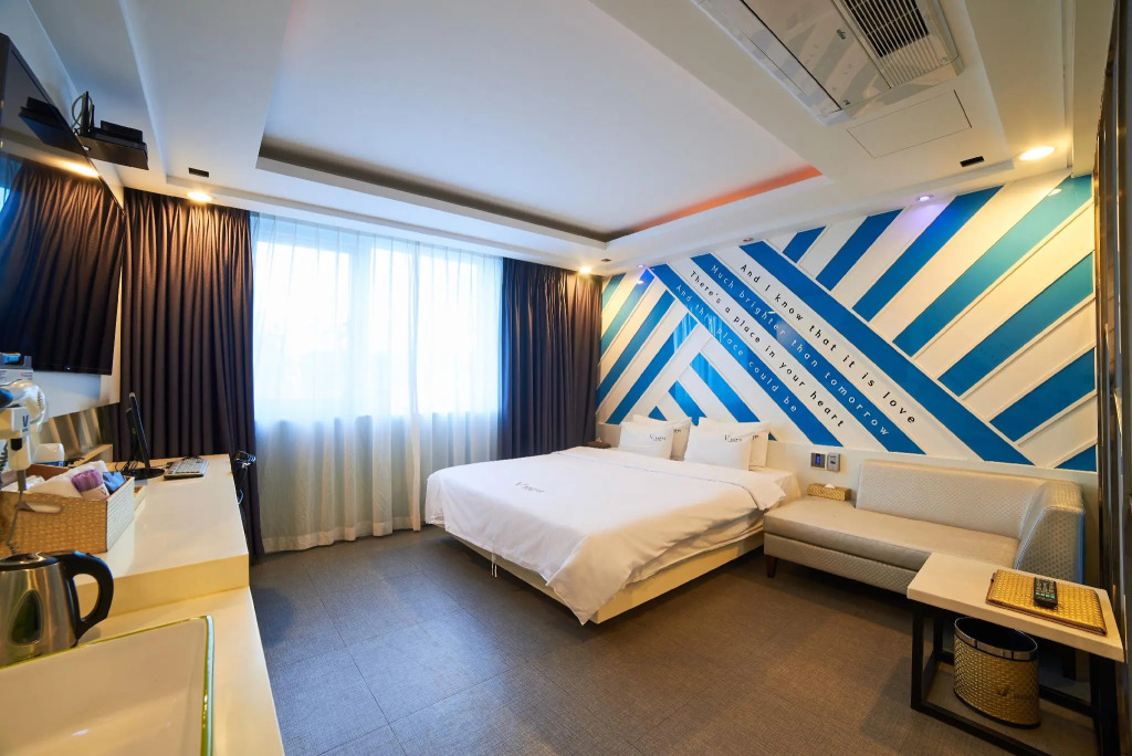 Premium V Hotel