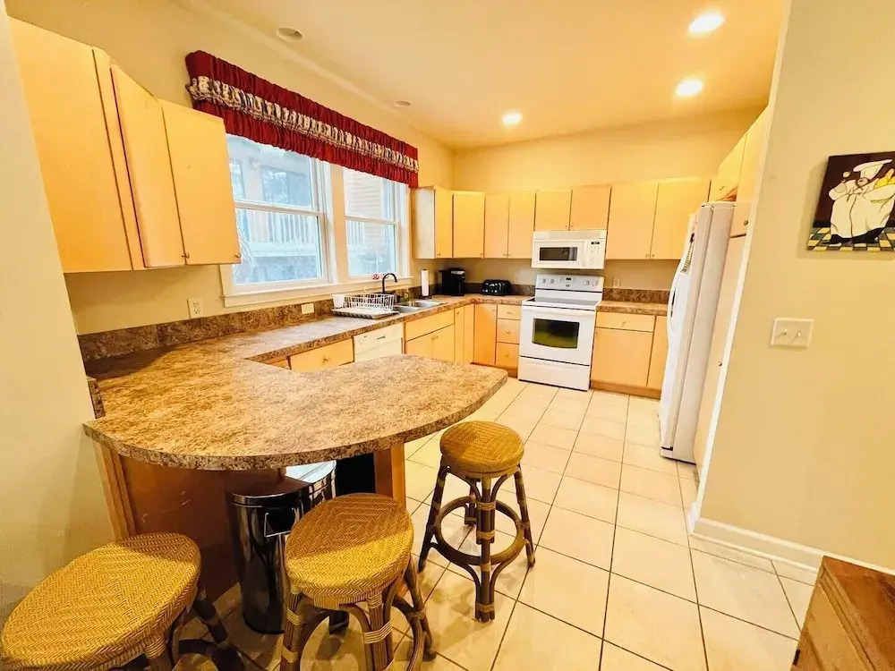 Dicinson Avenue 7B