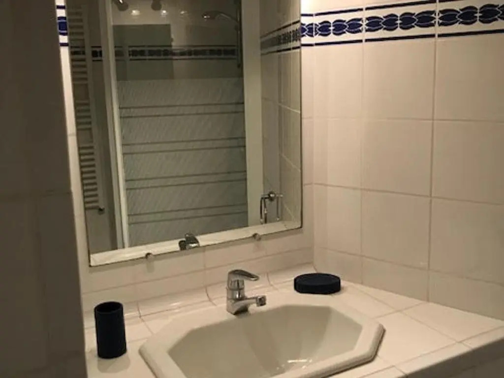 Villa F4 Méditerranéenne avec Accès Direct Crique et Parking - FR-1-309-293